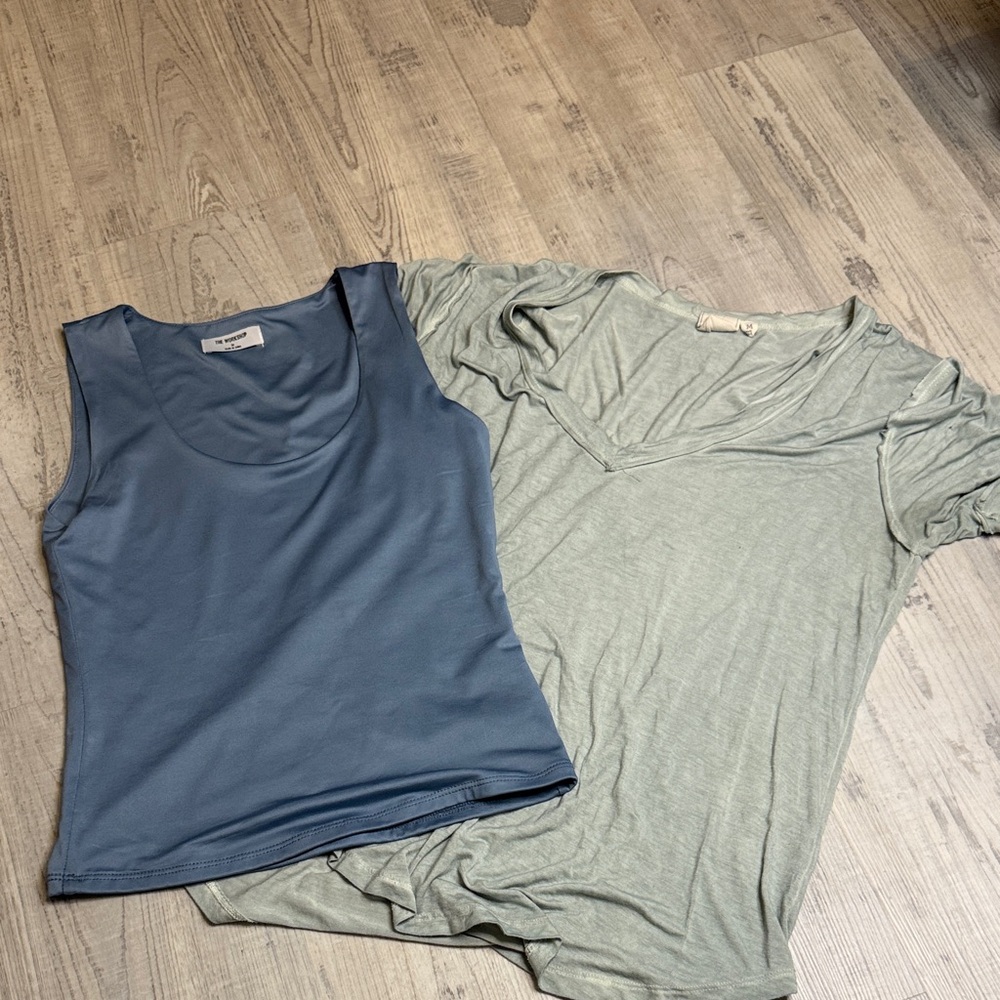 Blue tank and white Crow sea green tee